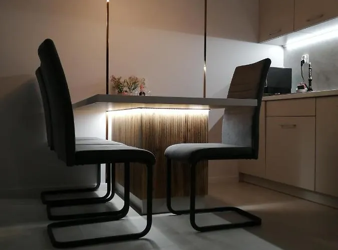 Apartament Zielone Wzgórze 2 *